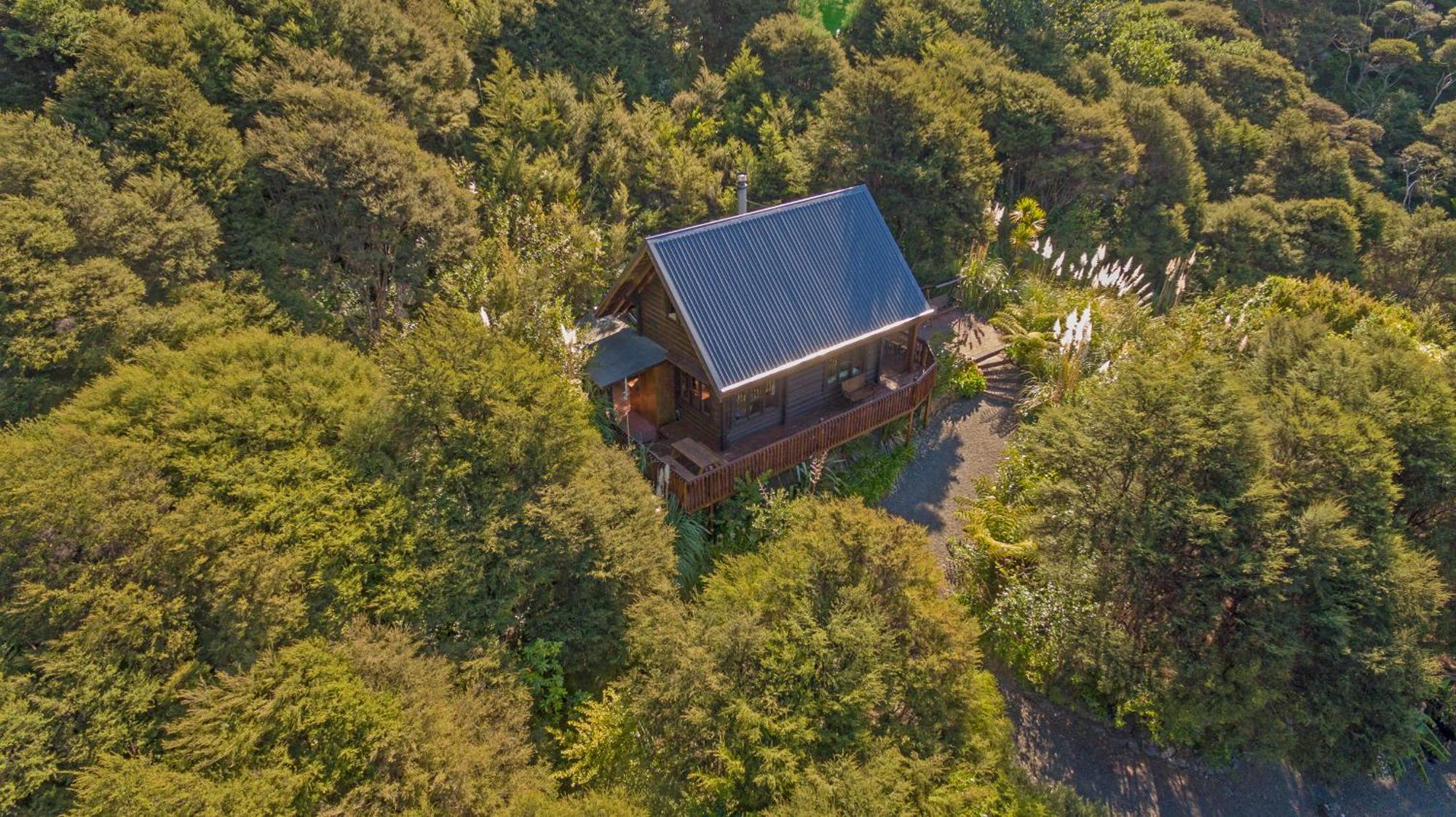 Kuaotunu Chalets Exterior photo